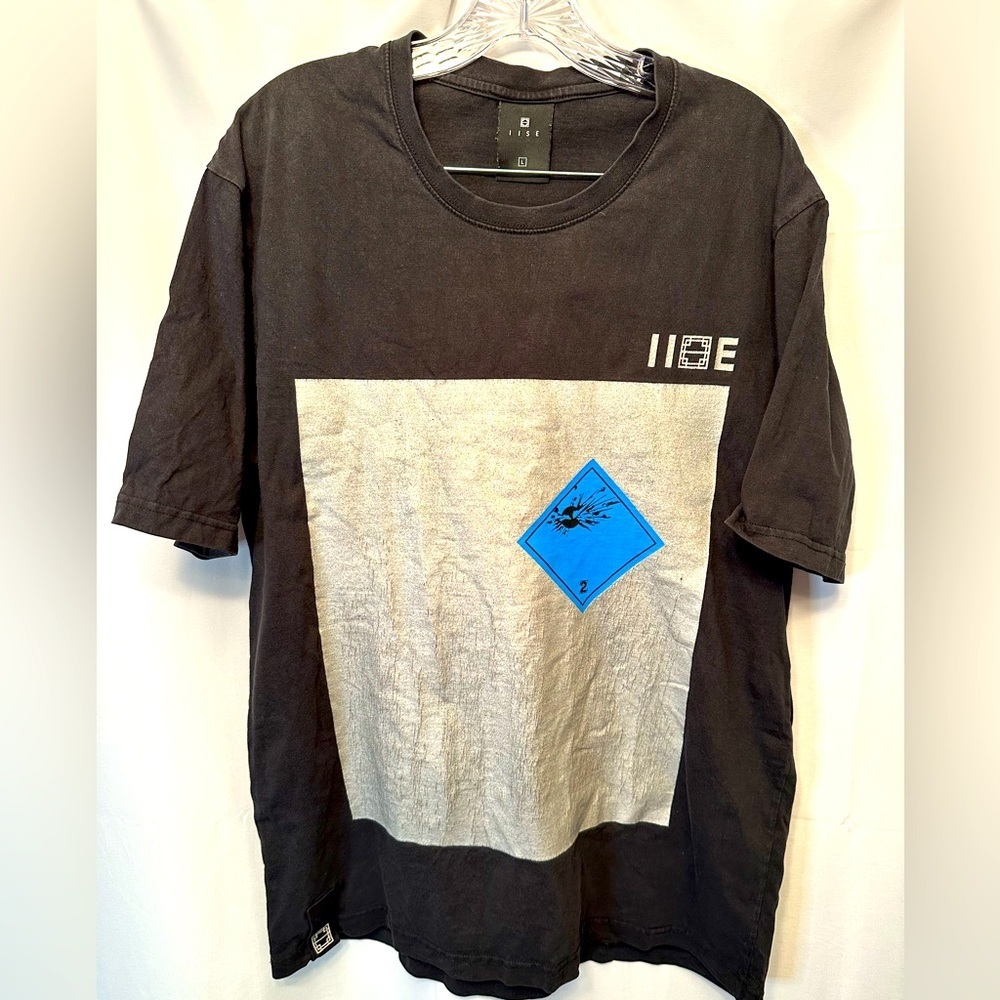IISE CO Explosion Tee Size Large Made In South Korea Black With Design